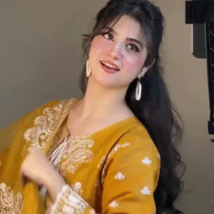 Women’s Yellow & White Kurta Set – A Perfect Blend Of Freshness And Elegance