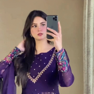 Eid Elegance Captured – A Picture-Perfect Moment of Grace and Beauty 🌙✨