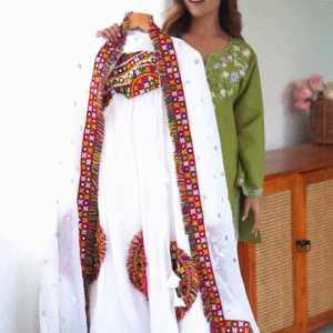 ❤️‍🔥 Grand Gamthi Mirror Work Lehenga – Heavy Rayon Elegance with 4-Meter Flair 👑