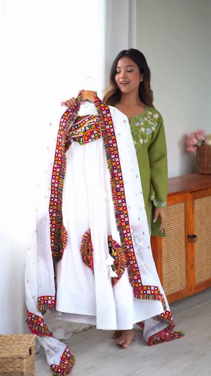 β€οΈβπ₯ Grand Gamthi Mirror Work Lehenga β Heavy Rayon Elegance with 4-Meter Flair π