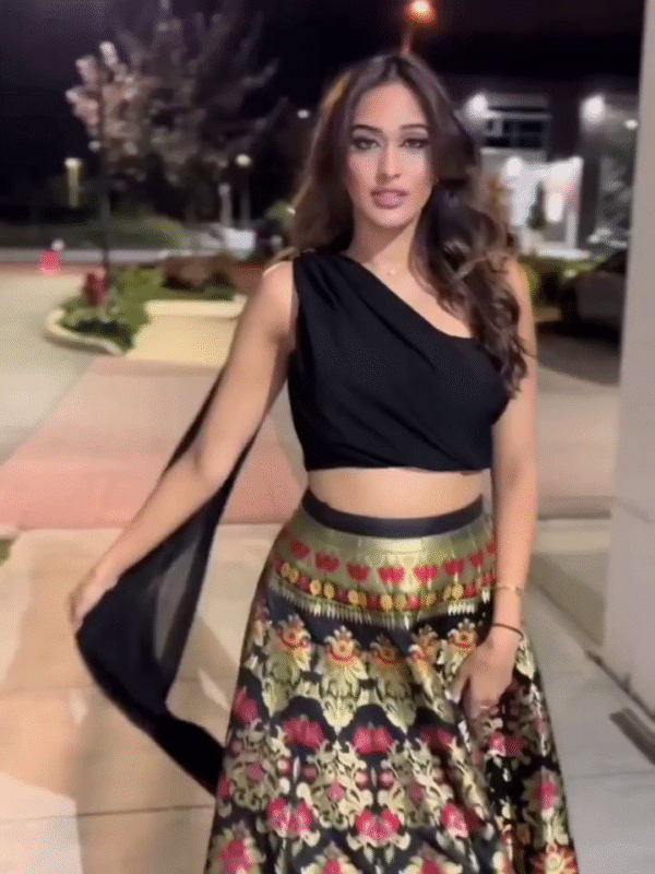 🖤 Black Banarasi Silk Lehenga Set with Weaving Zari Work & Georgette Choli | Royal Elegance Redefined 🖤