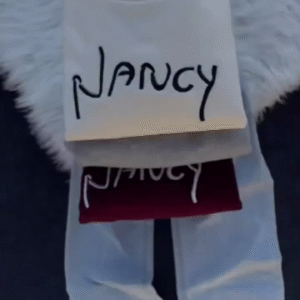 Effortless Casual Cool – Cream "Nancy" Sweatshirt with Light Wash Denim Jeans for Everyday Style