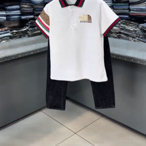 Classic Meets Contemporary – White Polo Shirt with Striped Collar & True One Z-Black Straight Jeans